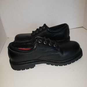 Skechers slip resistant memory foam work shoe